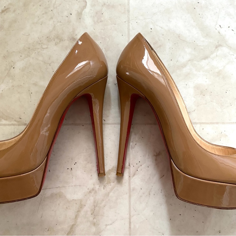 Christian Louboutin Tan Patent Leather Heels - Picture 6 of 14
